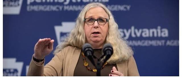 当正义铁拳砸向小雀斑和J.K.罗琳