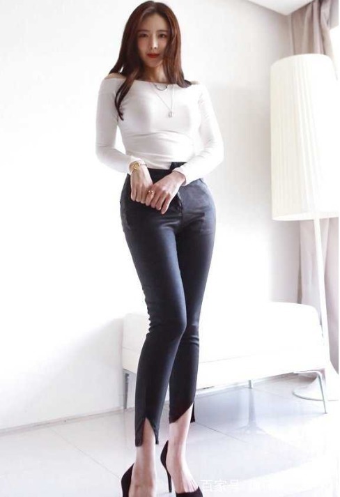 那个性 时尚打底裤,简约而不简单,显出身材的完美绝伦,倾国倾城貌