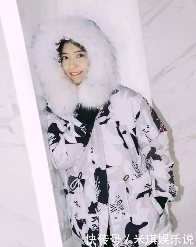 三木博主把短款羽绒服带火了!这3种搭配保暖又高级,小个子都爱