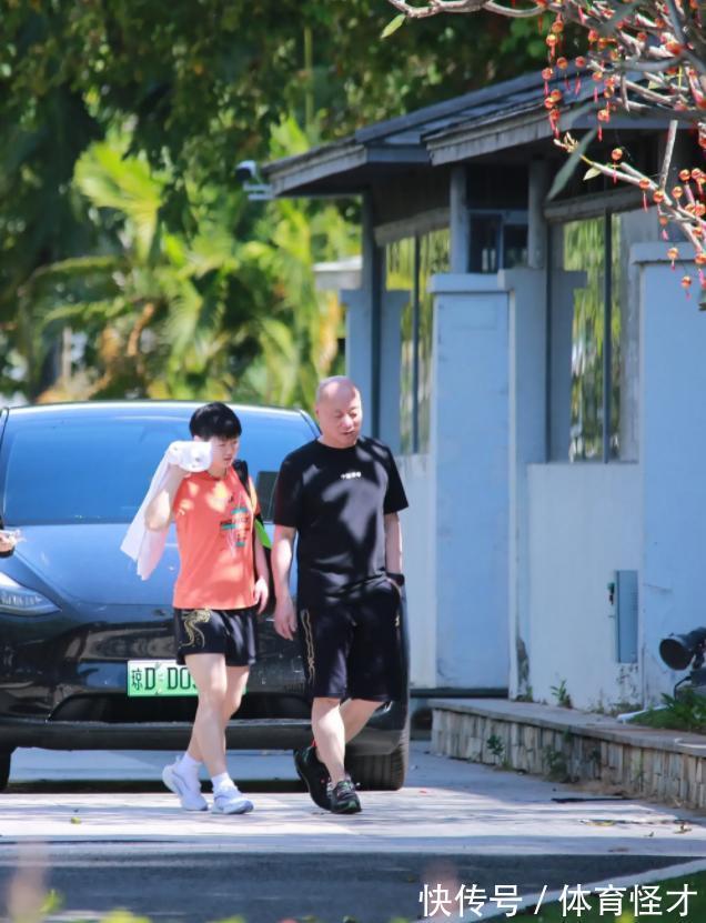 孔令辉|不公平!人气王孙颖莎首站WTT大满贯出战三项,万一受伤呢?