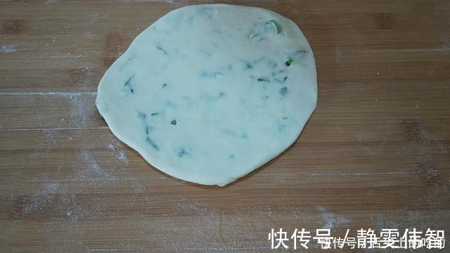 葱花饼这样做太香了，多加1种食材，外酥里软，凉了也不硬，解馋