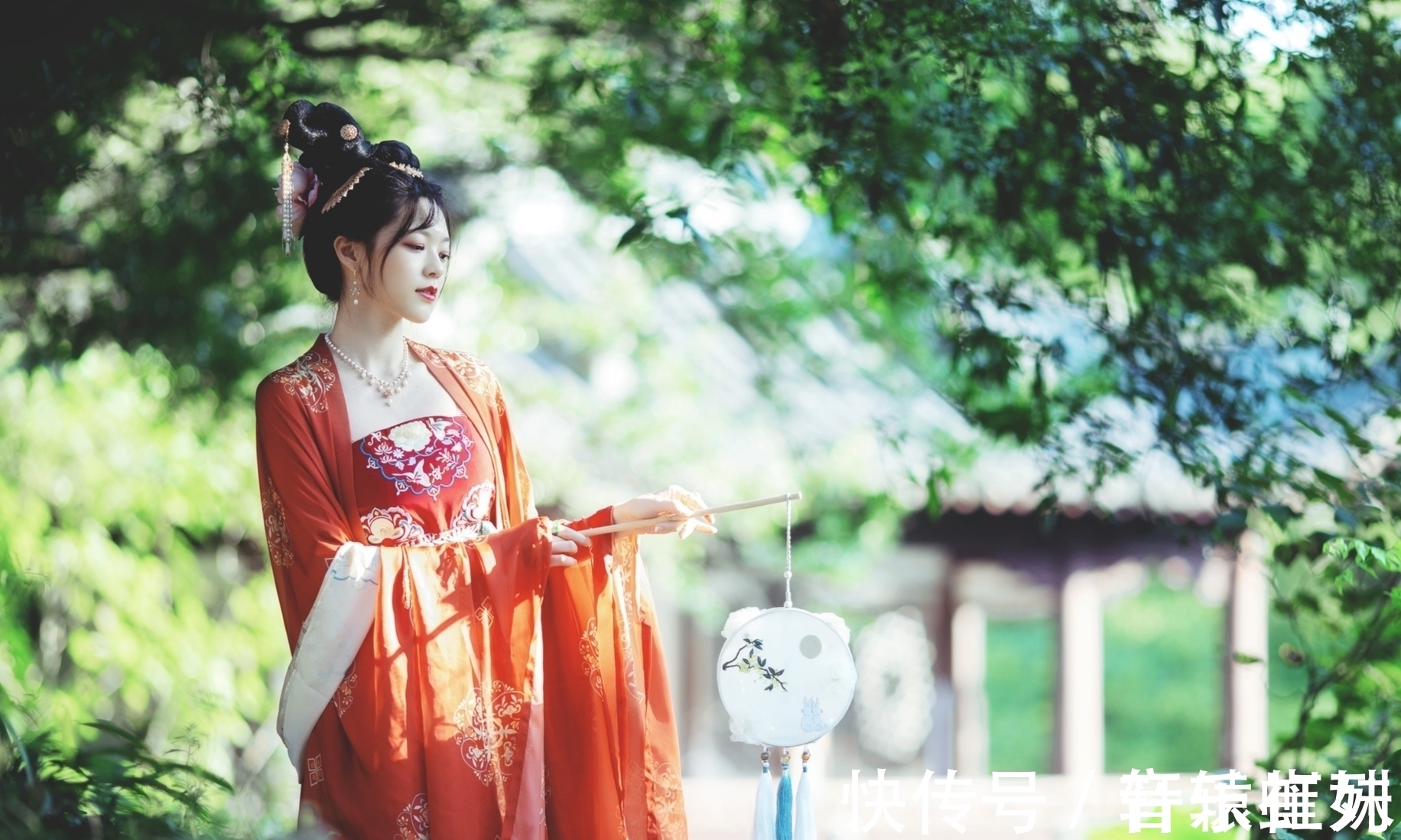 梨园&七绝·十二首丨几张人面如花瘦,几次多愁善感时?