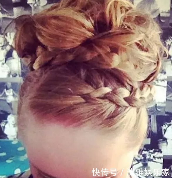 美女|美女17年没剪过头发,每周要用掉一瓶洗发水,网友大开眼界