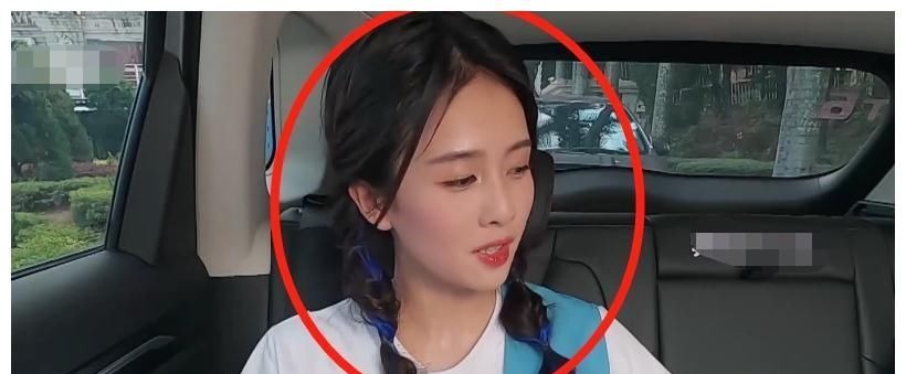 白鹿《跑男9》生圖流出，玩游戲時滿頭大汗，脫妝后暴露真顏值