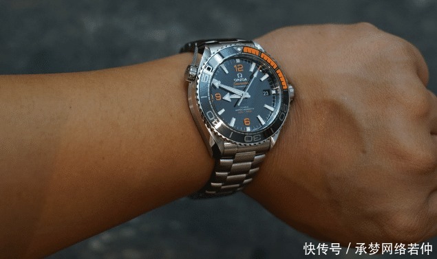 鬼王|为什么有的人有了海马之后,还会在选一只劳力士鬼王?对比篇