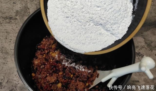 比黄磊老师做法还简单的东北粘豆包,1不和面2不放糖,软糯香甜!