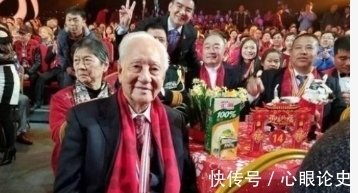 為什么央視春晚每年都有一批觀眾參加?他們是怎么買(mǎi)票的?