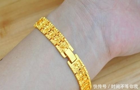 黄金手镯|买黄金手镯还是黄金手链好?听完金店老板的话,终于不纠结了!