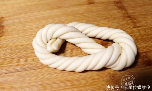 做法|奶香麻花的做法,不发面,不油炸,暄软香甜,比花卷更好吃