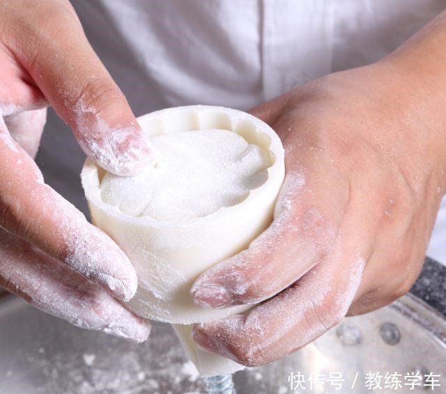 冰皮月饼,吃起来有种冰激凌的感觉!