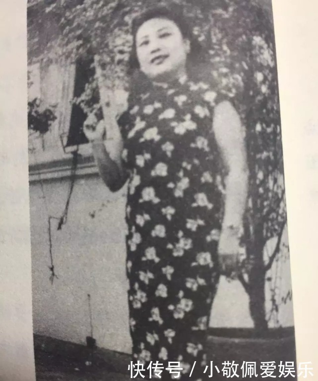 小传|潘柳黛小传:怼得张爱玲体无完肤的民国才女,弄蛇人却遭蛇咬