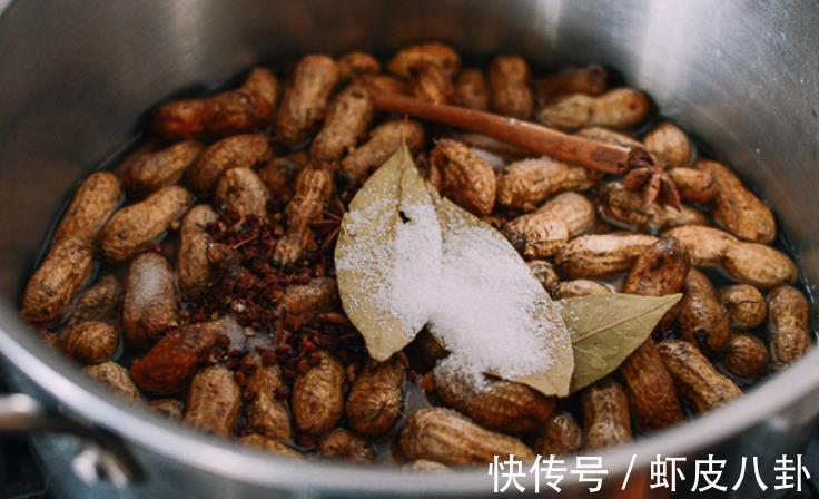 入味|水煮花生,下锅前多做一步,花生更入味吃着香,不输大排档的味道
