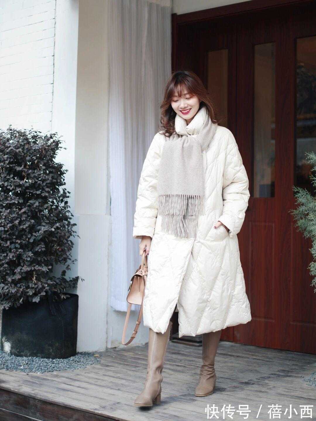 小白靴 马丁靴早已过时了!时髦的女人都穿这“3双”鞋子,显高还显气质