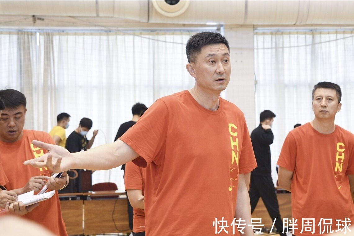 中国男篮|赵睿正式表态，杜锋收获意外惊喜，中国男篮后卫6选5或已有定论