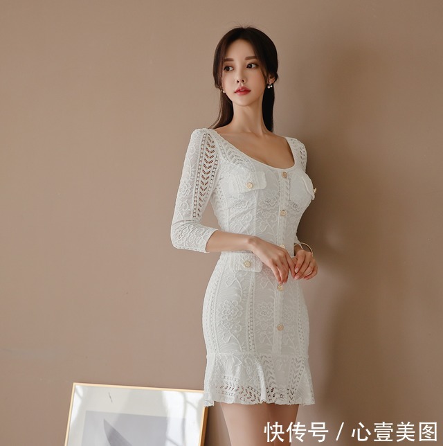 象牙|女神孙允珠高清时尚搭配:波浪流花象牙镂空彩曦鱼尾裙