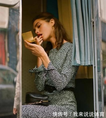 润唇膏|总有一些很微小的细节,比外形更能决定我们的气质!