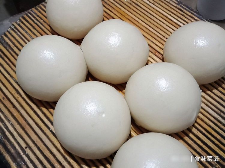 蒸馒头，不要只加酵母！多加“2白”，馒头又白又香，凉了也好吃