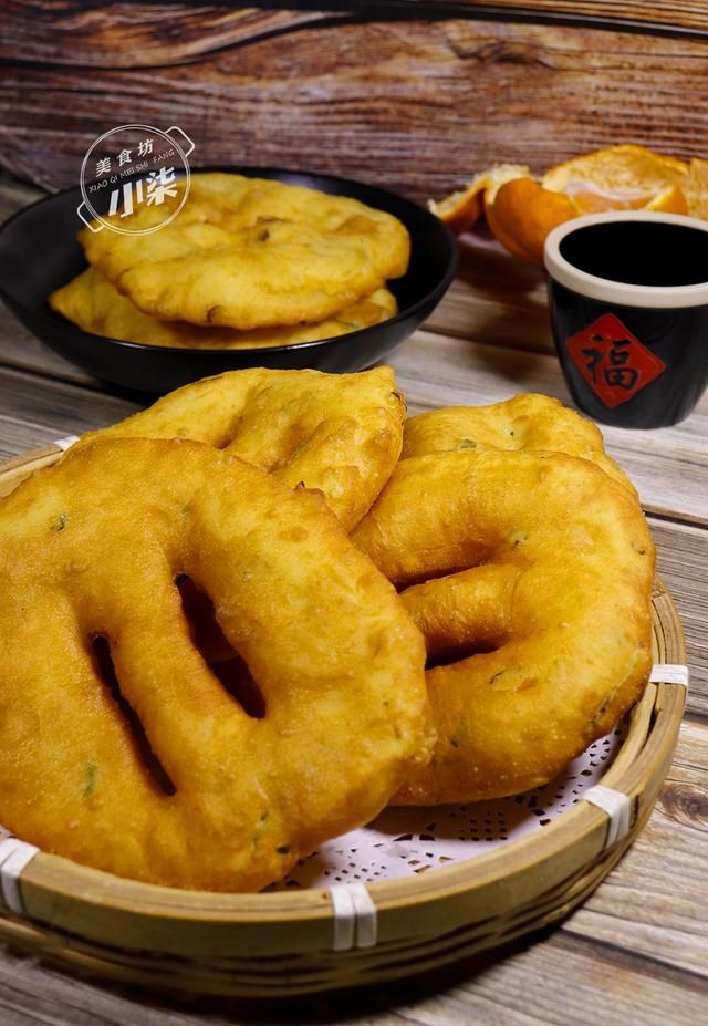 葱油饼|葱油饼的正确做法，不揉面不擀面，蓬松不油腻，比油条简单还好吃