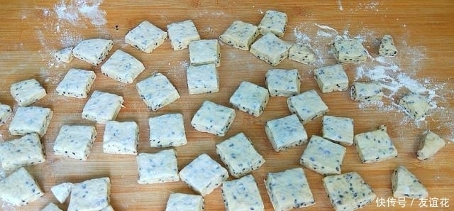 芝麻|1碗面粉,1个鸡蛋,试试这个新鲜做法,比油条还香,比麻叶还好吃