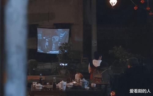 防空洞|奇妙之城：肖战“大众脸”，“拼接照”接连上热搜，这就是影响力