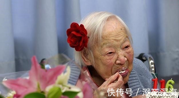 肠胃疾病|134岁老人抽烟又喝酒,长寿只因从不碰这物,常做三事!