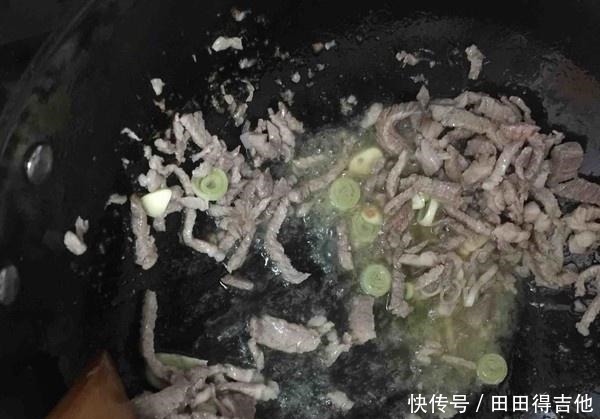 鲜黄花菜|他是“健脑菜”,补脑效果是核桃仁的10倍,价格有点贵