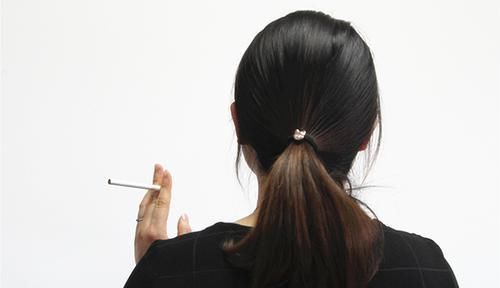  拦住|女性要想“拦住”宫颈癌，伤害宫颈的行为，能改一个是一个