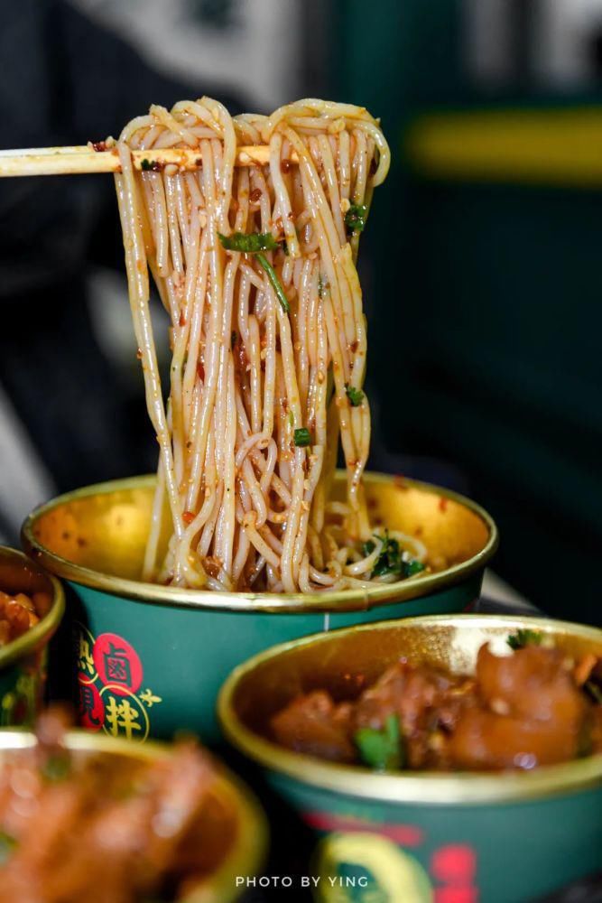  吃一次就被圈粉，西安热卤界的杠把子强势出gai！