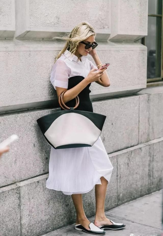  连衣裙|忘掉高跟鞋，“连衣裙+平底鞋”才是夏季王炸组合