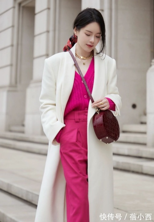 毛衣 新年穿搭别太沉闷,照搬这4套毛衣穿搭,显气质还高级