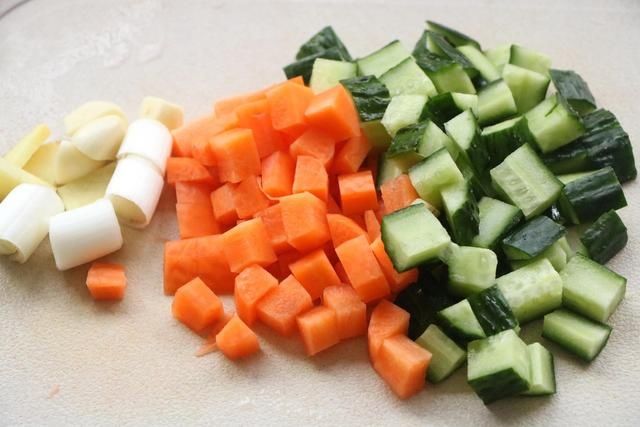 天气冷,这道下饭菜一定要试试,吃一次就上瘾,小朋友太喜欢吃了