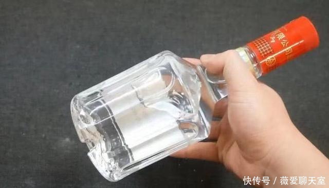 告诉|这种白酒千万不要买,白送都不要,买了也别喝,赶紧告诉家里人