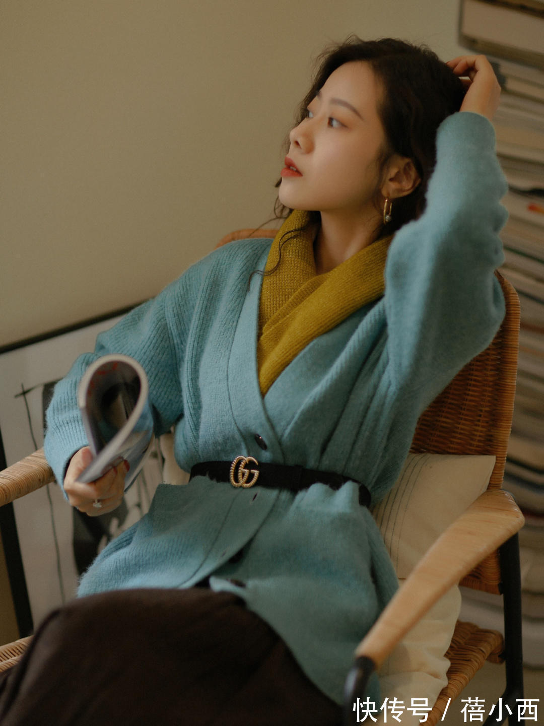 红色|能把“毛衣开衫”驾驭好,你离“时髦精”就不远了,穿出优雅时尚