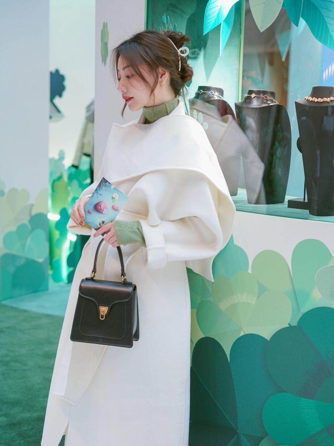 博主 这些才是“大衣”的高级穿法,简约大方又显气质,精致时髦