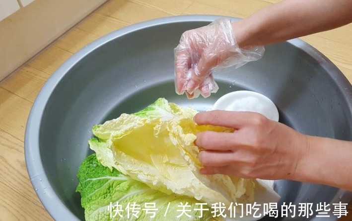 腌酸菜不能只加盐,教你3个技巧,酸菜又酸又脆又香,放1年没问题