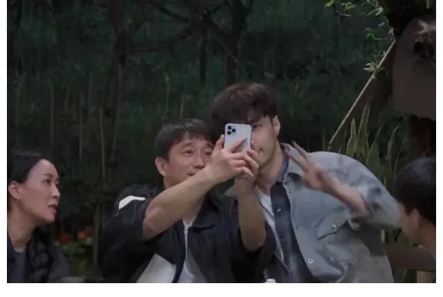 黄磊|张艺兴被黄磊拷问,被问和黄渤孙红雷谁更好,张艺兴回答太机智