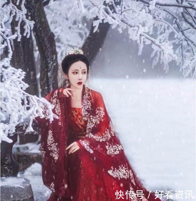 超越|又一惊艳神作来袭,超越《东宫》,评分9.8,长期爆红占冠军!