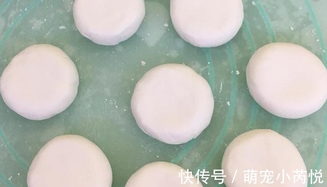 女生经期常吃这小吃，面色红润，越来越年轻，几块钱就能做一大盘