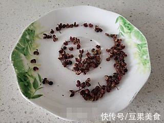 今天我吃光5碗饭的秘诀是爆炒辣菜花...