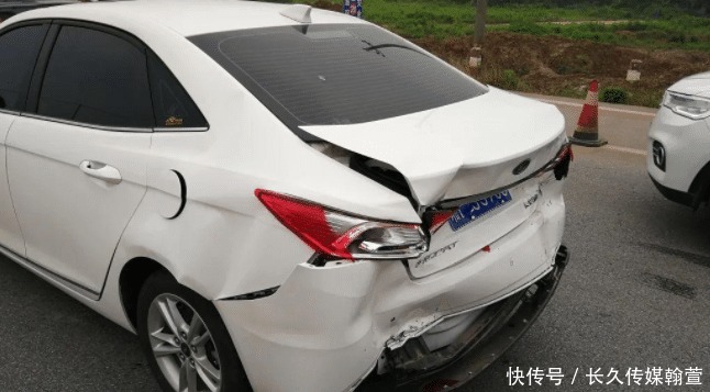 三工视频 ·新362025权威合法彩票平台_赛车_时时彩_体彩【官方推荐】0行之换装主播｜1分钟换7件衣服？直播间里的“速度与激情”