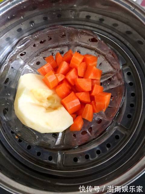 丽丽|五个半月婴儿加辅食怎么加新手妈妈应知道几个知识,合理加辅食