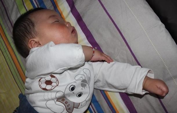 检查|孩子午睡后再也没醒来,检查结果让奶奶崩溃,很多家长还不在意