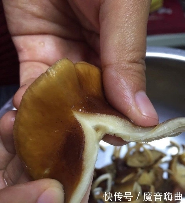 鸡蛋别再炒了,试试加它一起蒸,上桌筷子都停不下来!