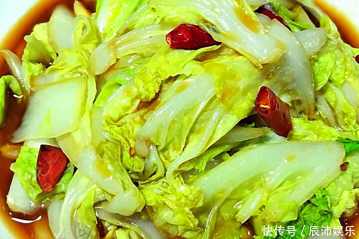 66岁大厨说：做醋溜白菜只放醋是不对的，牢记一步，酸辣又脆爽