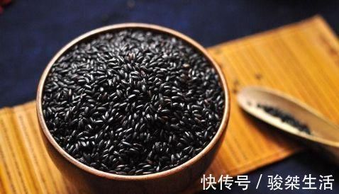 补血米|黑米配上它,气血好了,头发变黑了女人不想满脸皱纹,可以试试