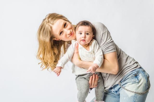 双糖|宝宝身体出现2个小毛病 就得饿一饿才对 妈妈你别舍不得