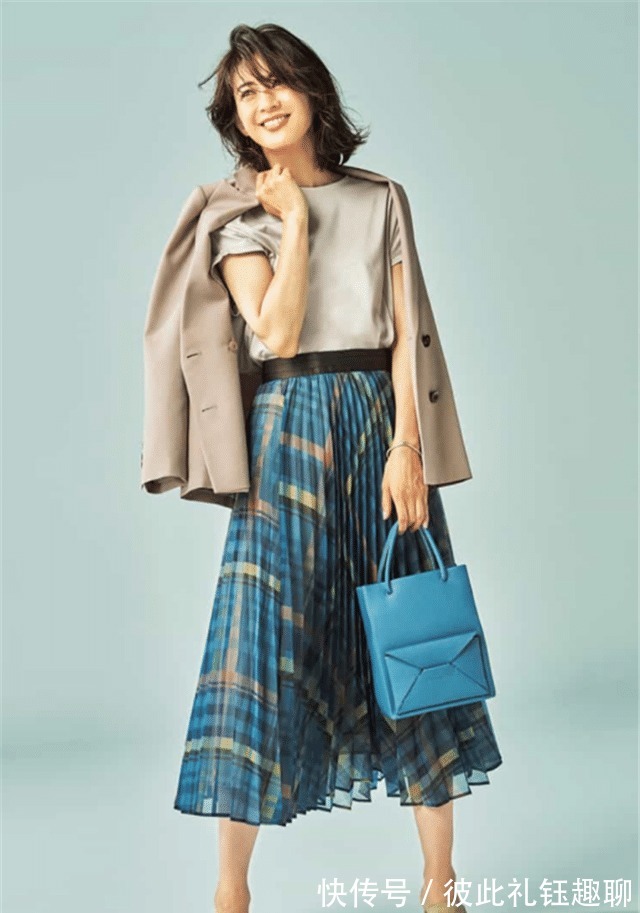 风衣|今年终于不流行穿“风衣”了!这才是秋天正确的打开方式,真气质