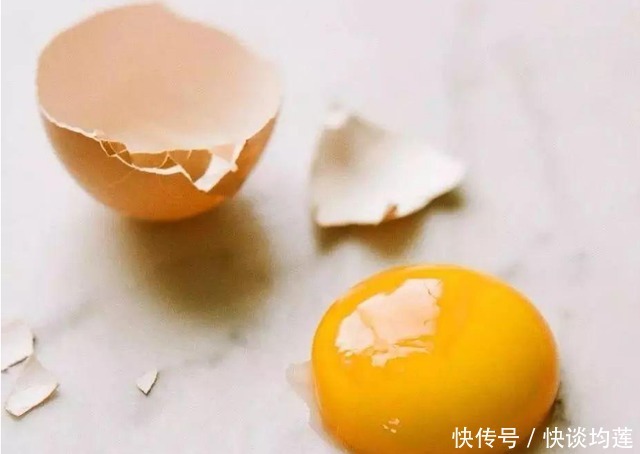 “人造鸭蛋”是怎么制造出来的,在市场上大量充斥,太可怕了!