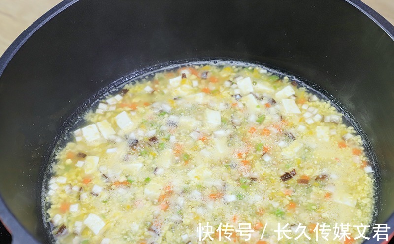 鲜虾|不加一粒盐，儿子抢着吃光光！荤素搭配，不仅补水还双重补钙