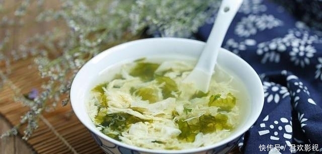 不想被尿酸困扰?忌口3水果少碰4蔬菜,尿酸也许会慢慢平衡
